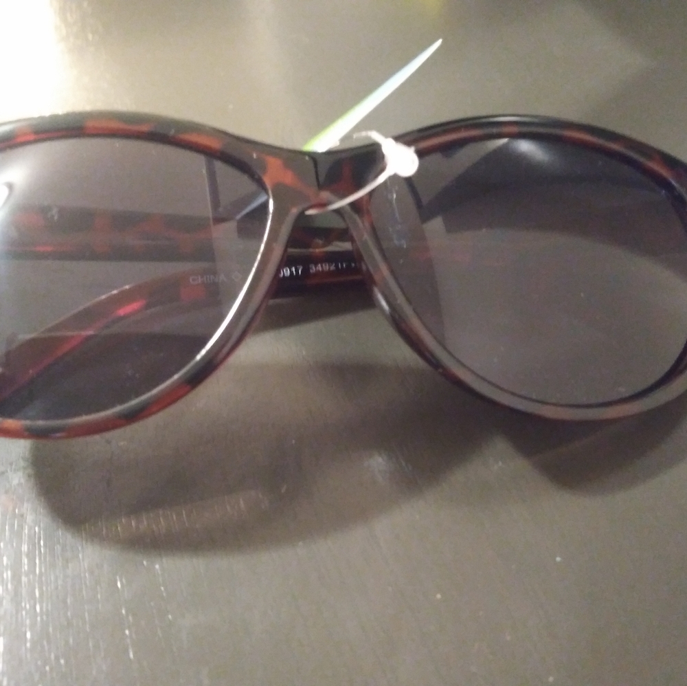 Sunglasses Cheetah Print NWT